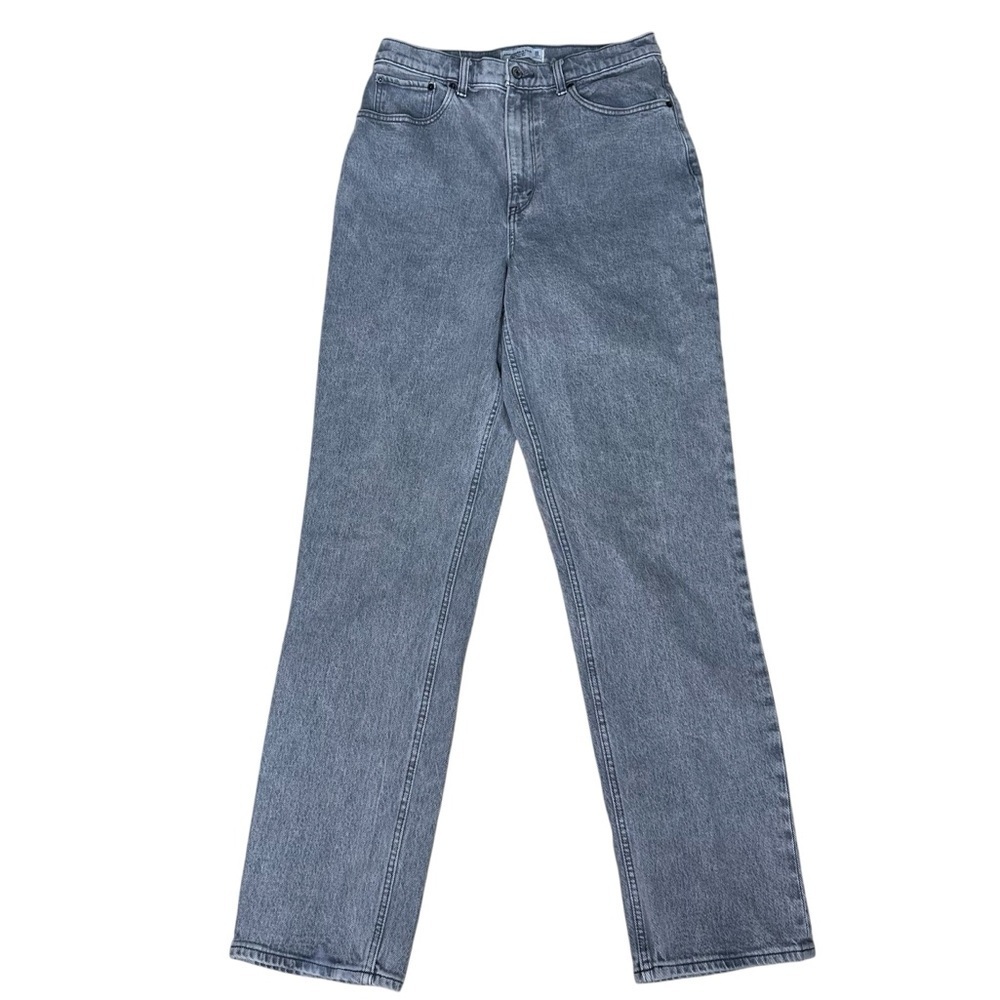 Abercrombie & Fitch Women’s 90’s Straight Ultra High Rise Jeans. Size 10 XLONG
